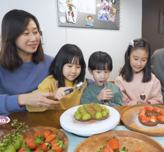 글로벌 YouTube 인플루언서 마케팅 영상 Kimbab Family – 딸기, 포도 홍보 편