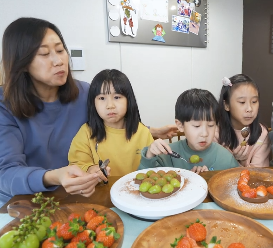글로벌 YouTube 인플루언서 마케팅 영상 Kimbab Family – 딸기, 포도 홍보 편